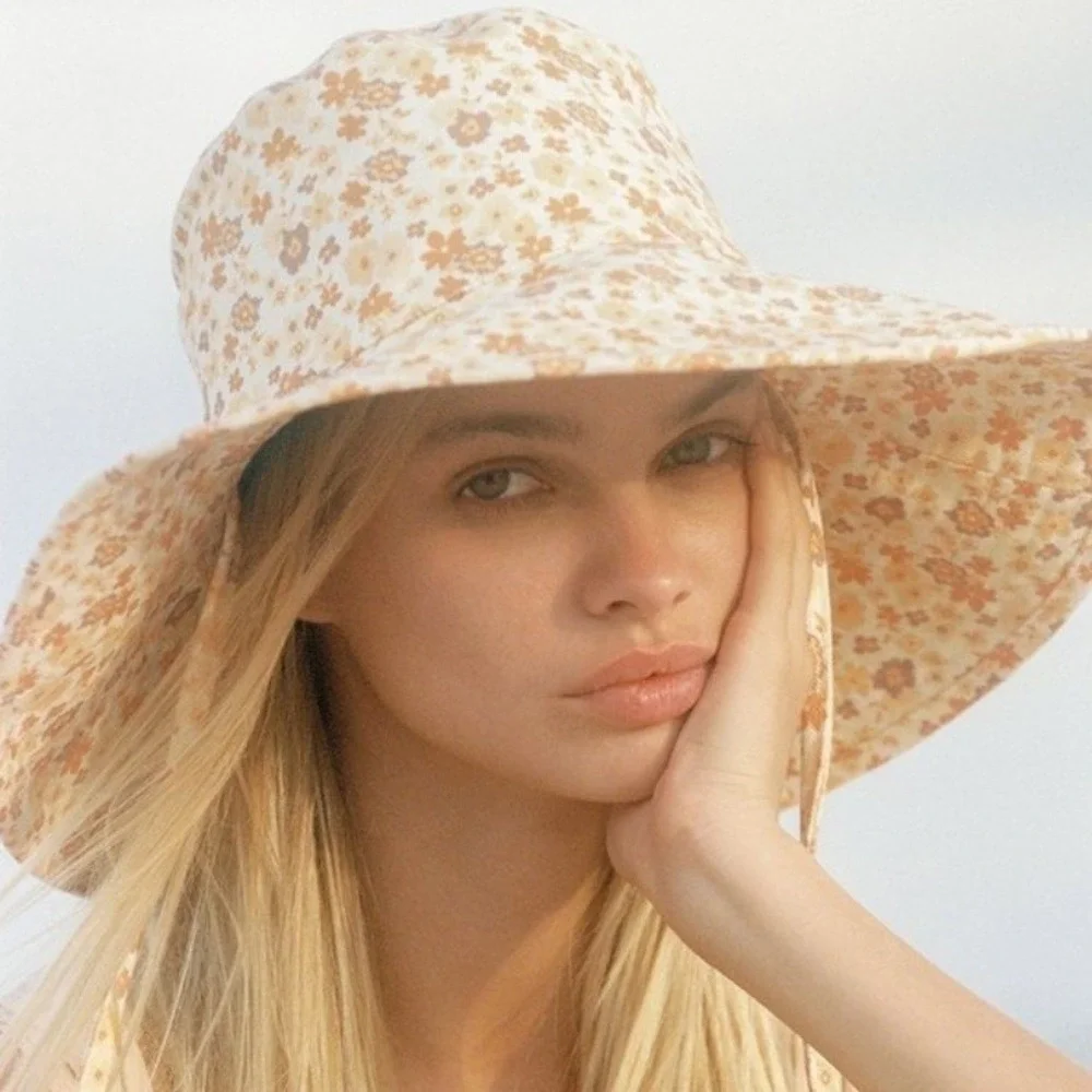 Lack Of Color Holiday Floral Bucket Hat Sz S/M Peach Bloom Canvas‎ Ditsy Print